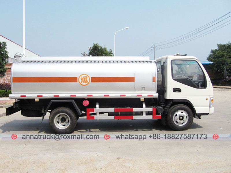 JAC 7,000 Liters Oil Tank Truck-2
