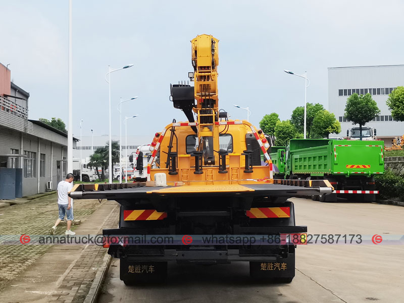 Road Wrecker with Crane3