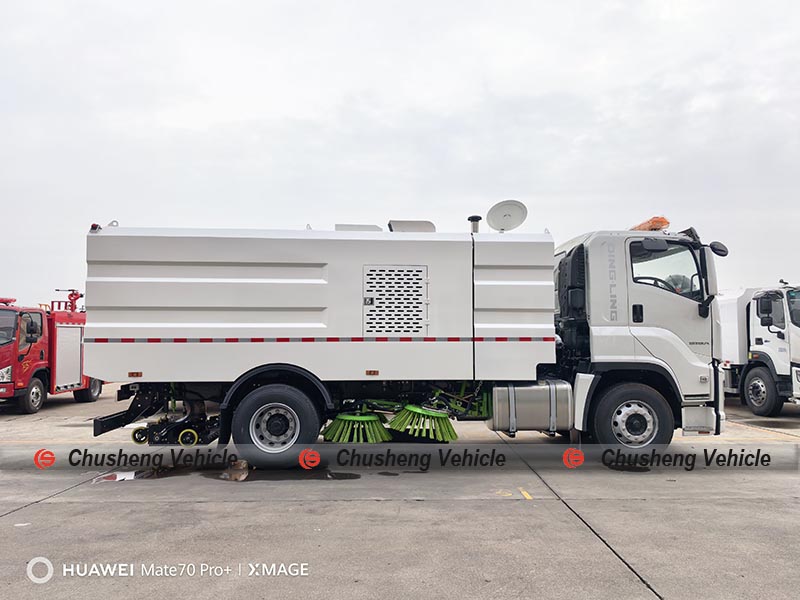 ISUZU FVR 12cbm Road Sweeping Truck