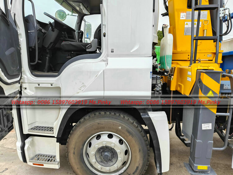 6X4 ISUZU GIGA Truck With Crane 
