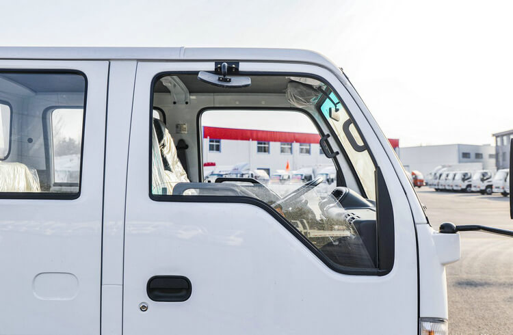 Double Row ISUZU Cargo Truck
