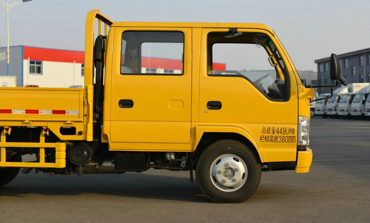 4Tons Doulbe Row ISUZU Truck