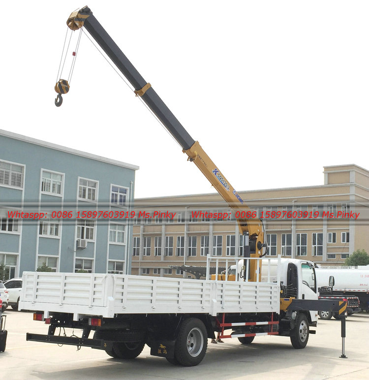 ISUZU Truck With Crane 5Tons XCMG Crane