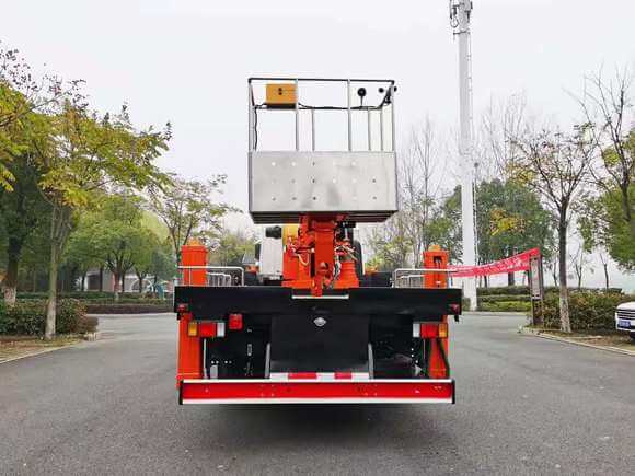 ISUZU FTR Double Cab Row articulated telescopic aerial truck