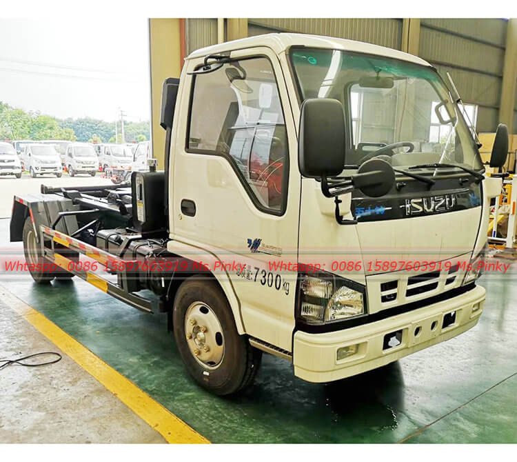 ISUZU 600P Skip Bin Truck