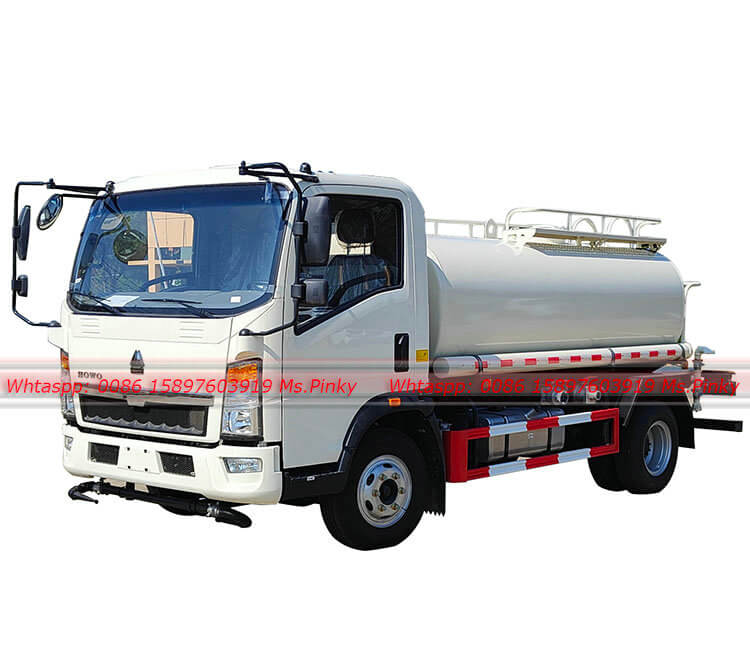 HOWO Water Spraying Truck
