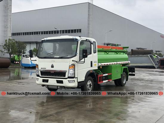 Right Hand Drive HOWO 6-8,000 Liters Refuel Tank Truck with Meter