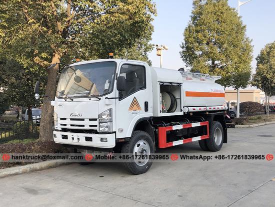 4x4 All Wheel Drive ISUZU 4,000 Liters Fuel Tanker Truck with Two Compartments