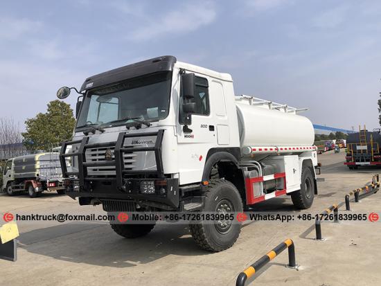 4x4 SINOTRUK HOWO 12,000 Liters Fuel Tanker Truck for Ghana