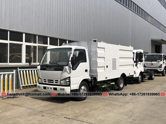 ISUZU 5,500 Liters Municipal Street Sweeping Truck to DRC