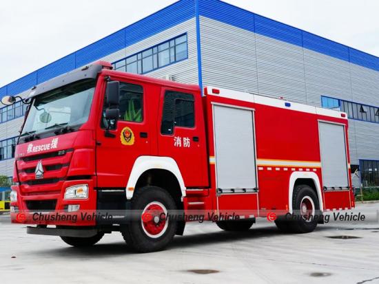 Water Foam Dry Powder Combination Fire Truck